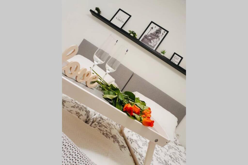 Leon Apartment Neu! Gemuetlichkeit An Erster Stelle Linz Buitenkant foto
