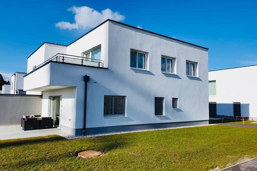 Leon Apartment Neu! Gemuetlichkeit An Erster Stelle Linz Buitenkant foto