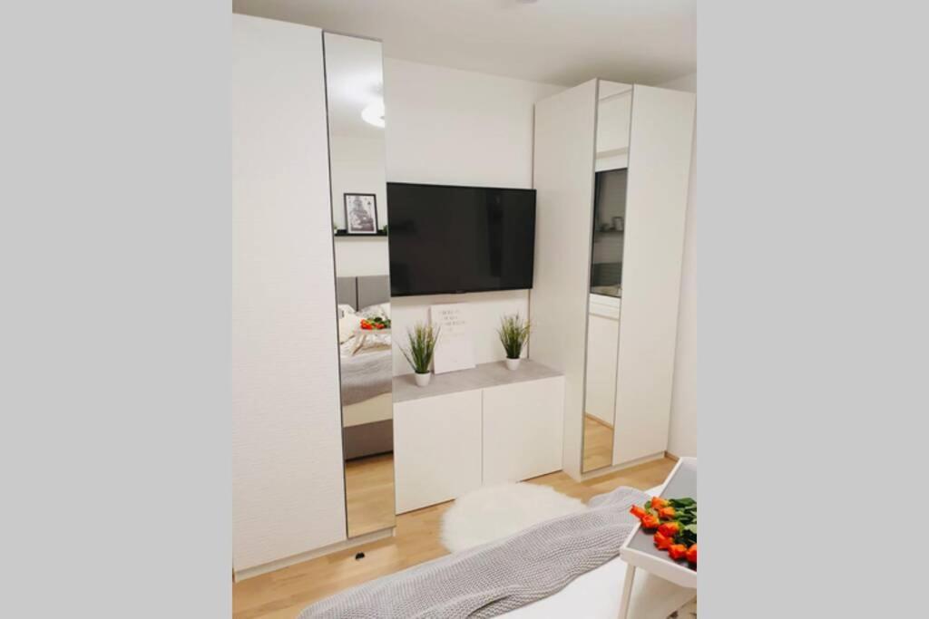 Leon Apartment Neu! Gemuetlichkeit An Erster Stelle Linz Buitenkant foto